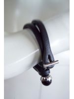 Armband i skinn 350:-
